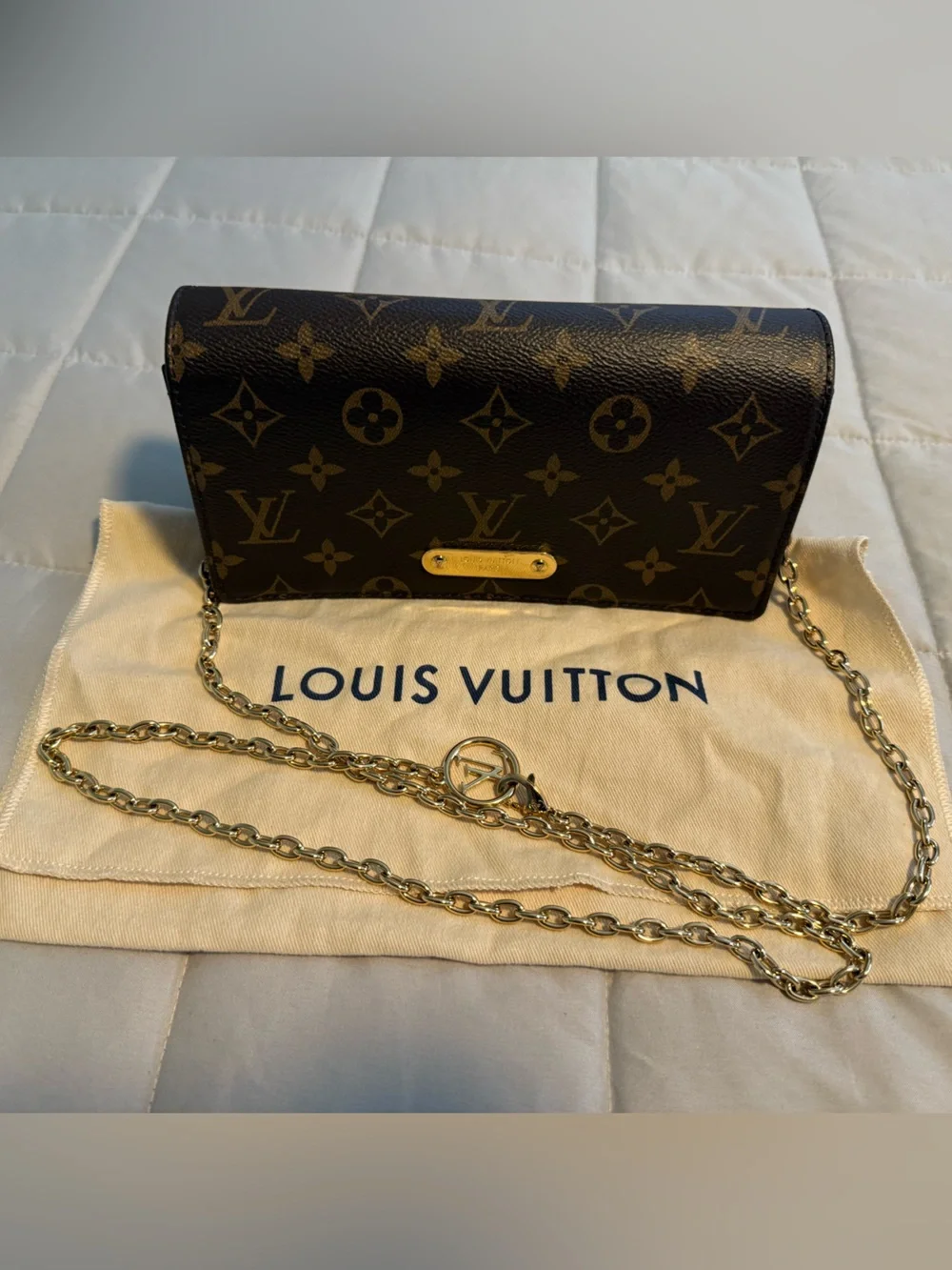 Louis Vuitton Lily Monogram crossbody